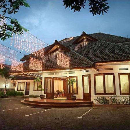 Paniisan Hotel Bandung Buitenkant foto