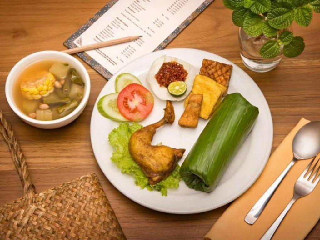 Paniisan Hotel Bandung Buitenkant foto