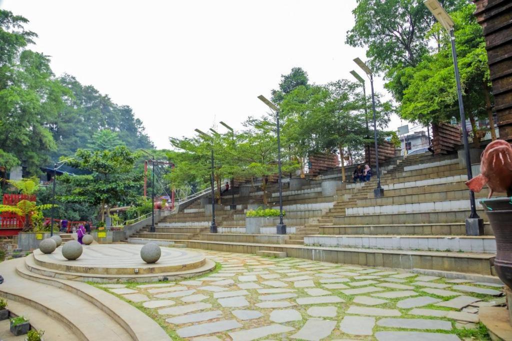 Paniisan Hotel Bandung Buitenkant foto