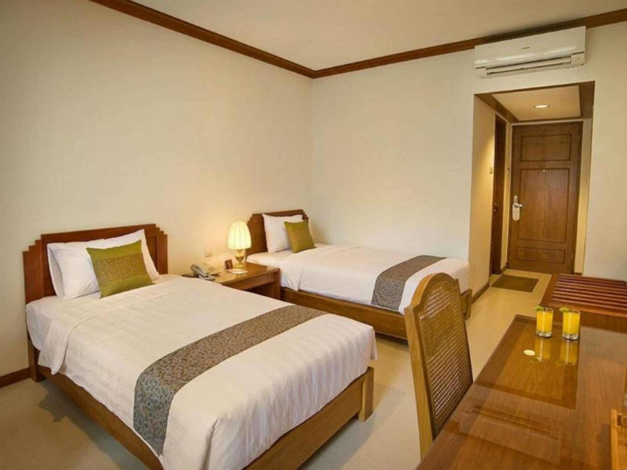 Paniisan Hotel Bandung Buitenkant foto